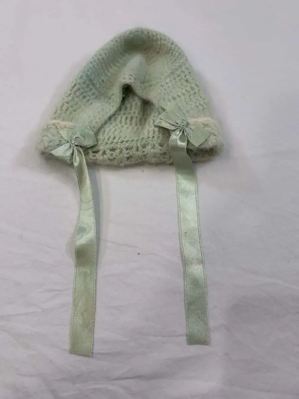 Vintage Handmade Green Knit Baby Bonnet Hat w/ Satin Ribbon Ties Bow One Size